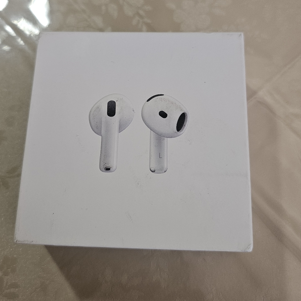 AirPods 4